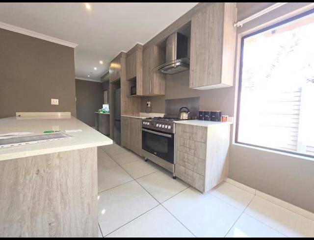 3 BEDROOM CLUSTER FOR SALE IN BRACKENHURST